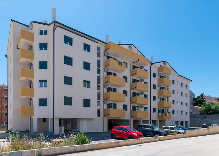 With A Parking Space - 23290 Pola