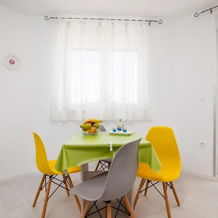 Apartament With A Parking Space - 23290 Pula